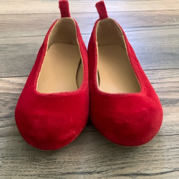 Size 8, Janie and Jack red velvet shoes - Picture 3 of 4